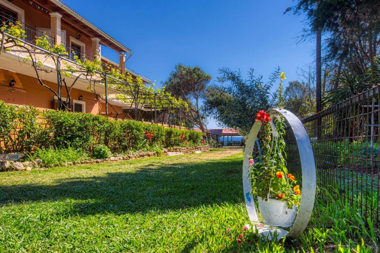 Christinas Apartments Άγιος Ματθαίος Εξωτερικό φωτογραφία