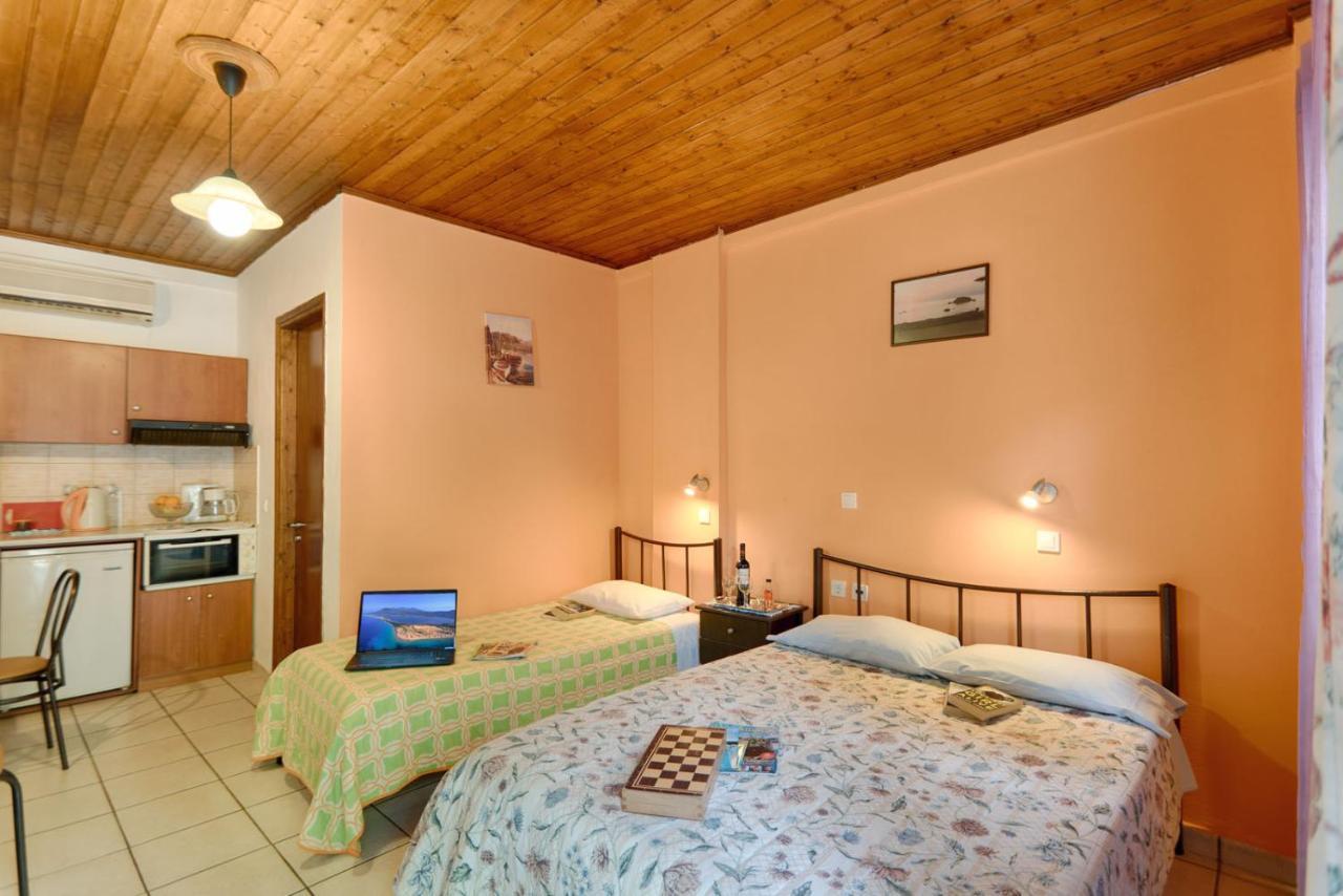 Christinas Apartments Άγιος Ματθαίος Εξωτερικό φωτογραφία