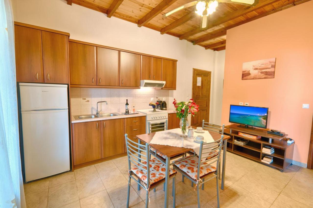 Christinas Apartments Άγιος Ματθαίος Εξωτερικό φωτογραφία